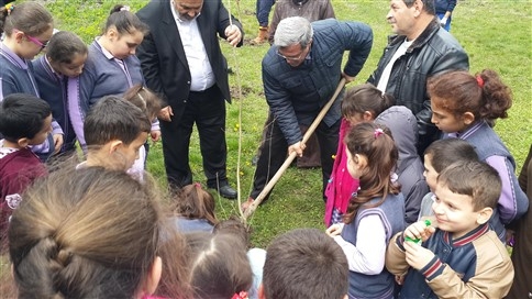Orman Haftasında Başkan Akcan Öğrencilerle Fidan Dikti